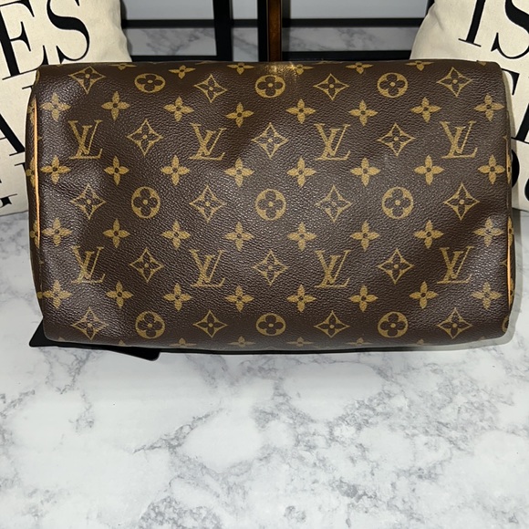 LOUIS VUITTON MONOGRAM
CANVAS SPEEDY 30 - Picture 8 of 16